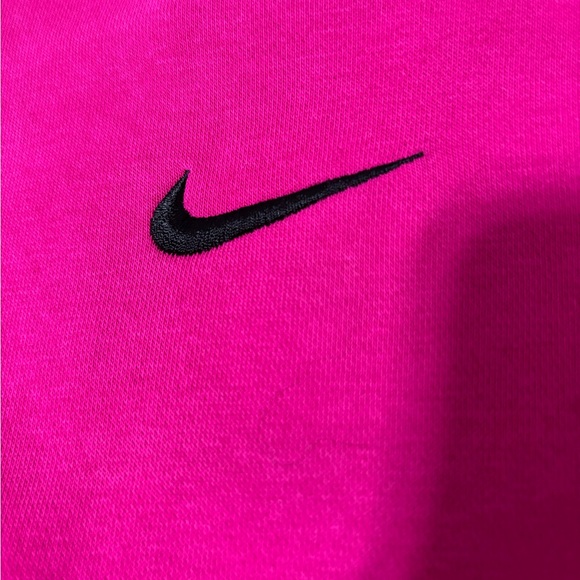 Nike Fuchsia Crewneck - Picture 4 of 4